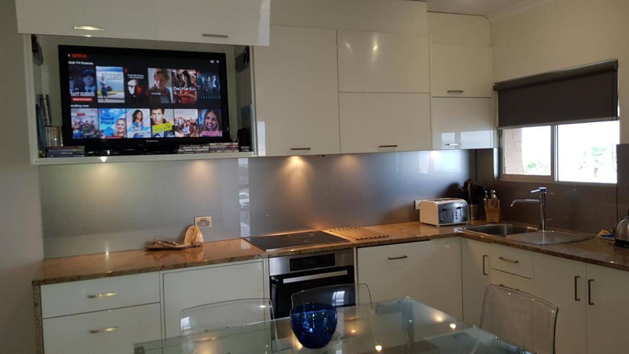 Acushla Accommodation Esplanade Living Self Check-In Self Check-Out West Beach Eksteriør bilde
